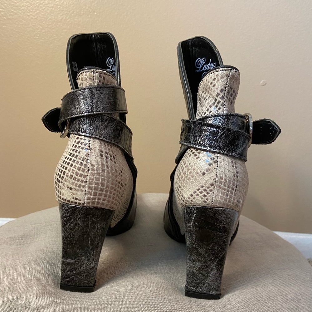 ❤️ Dos de Oro Boots - Picture 16 of 16